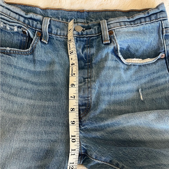 EUC Levi’s Distressed 501S 29x30 11” rise - Picture 6 of 7